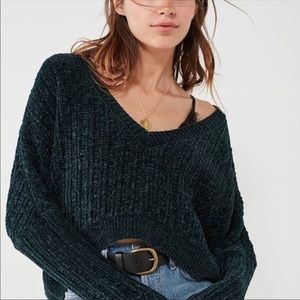 Urban Outfitters Cropped V-Neck Green Knit Sweater